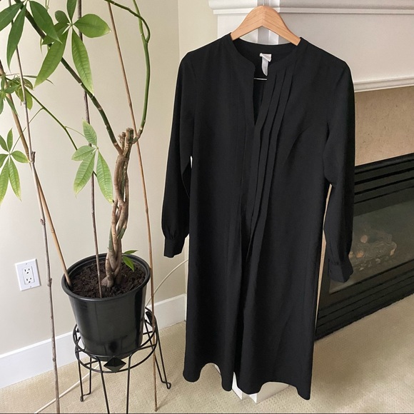 H&M Black Pleated Longsleeve Vneck Shift Midi Dress - Picture 2 of 7